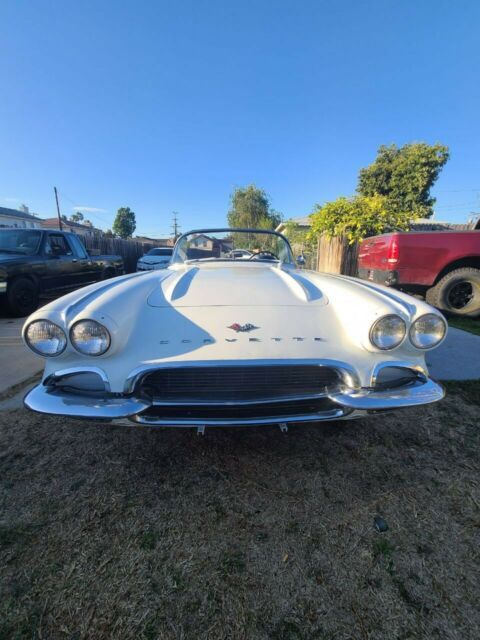 Chevrolet Corvette 1961 image number 12