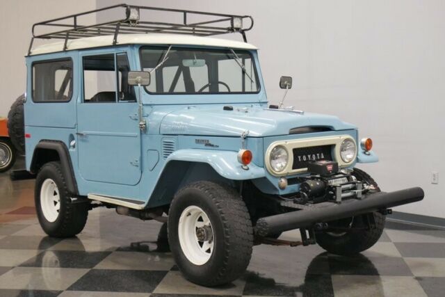 Toyota FJ Cruiser 1967 image number 17