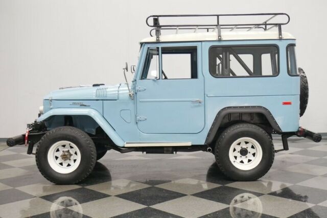 Toyota FJ Cruiser 1967 image number 2