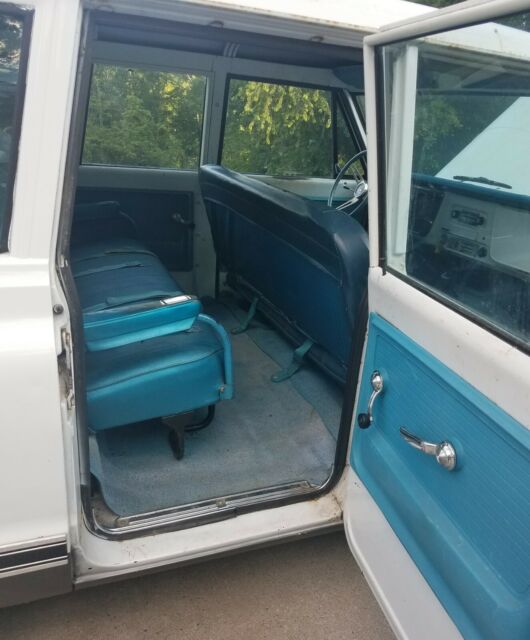 Chevrolet Suburban 1972 image number 5