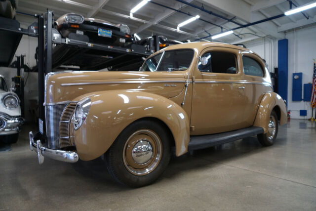 Ford 2 Door Sedan Deluxe 1940 image number 29