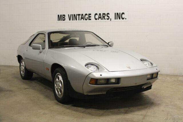 Porsche 928 1979 image number 0