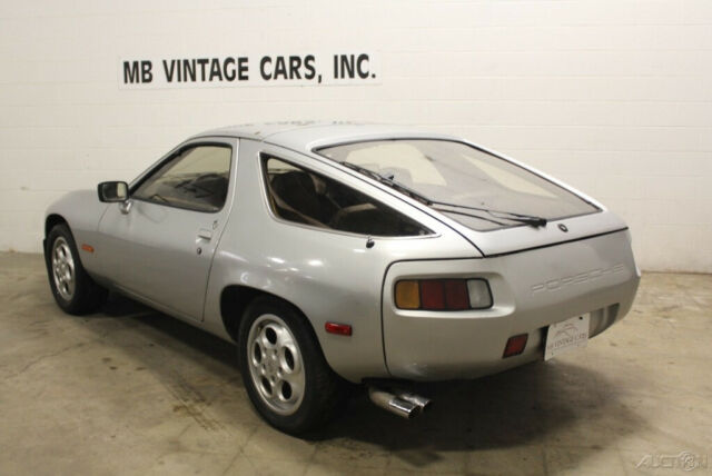 Porsche 928 1979 image number 32