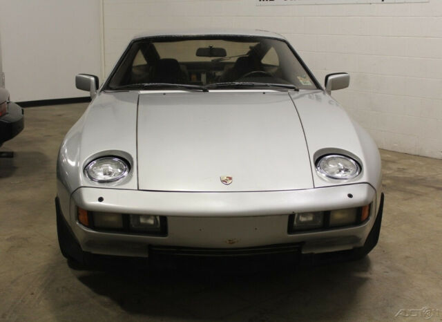 Porsche 928 1979 image number 5