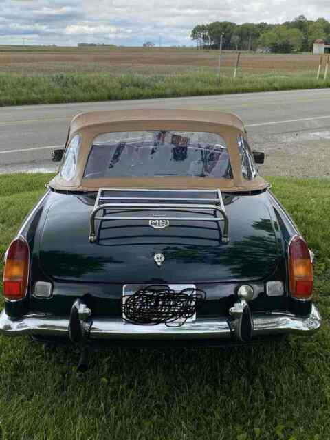 MG MGB 1972 image number 1