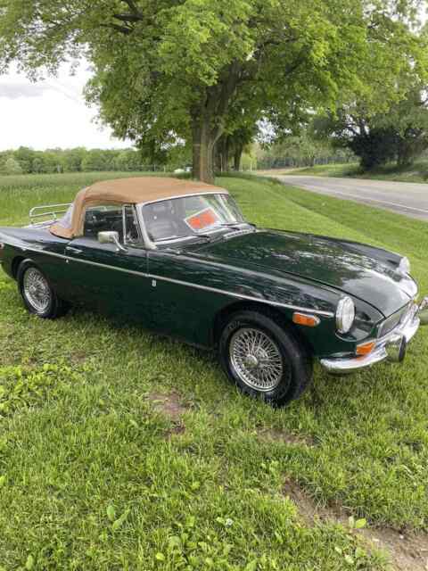 MG MGB 1972 image number 13