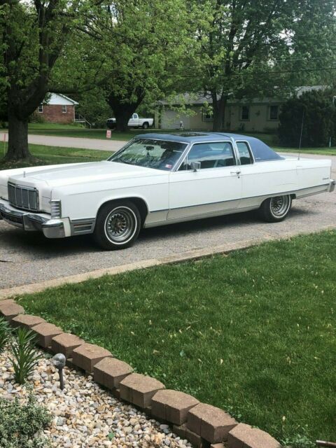 Lincoln Continental 1975 image number 15