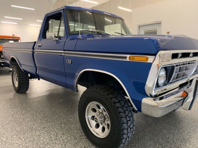 Ford F-250 1976 image number 0