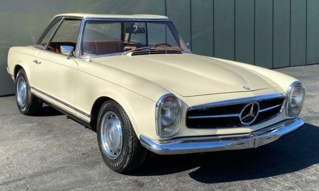 Mercedes-Benz SL-Class 1967 image number 27