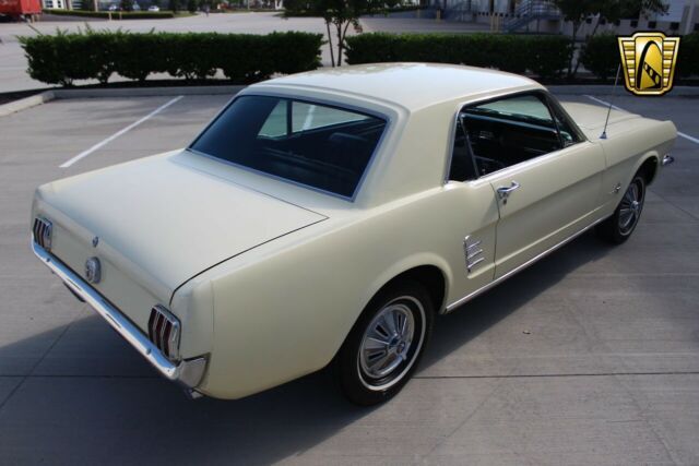 Ford Mustang 1966 image number 38