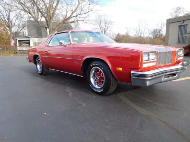 Oldsmobile Cutlass 1977 image number 24