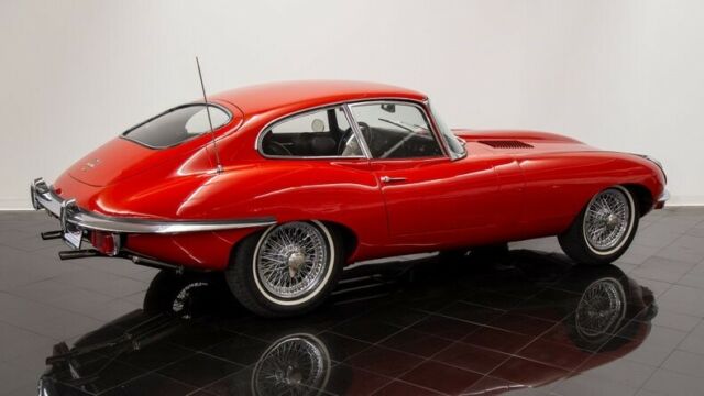 Jaguar E-Type 1970 image number 17