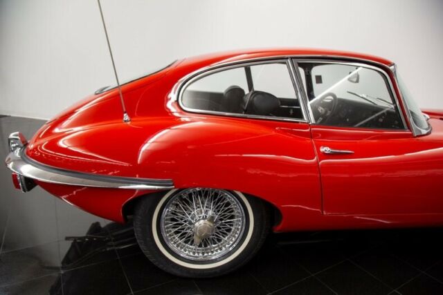 Jaguar E-Type 1970 image number 20