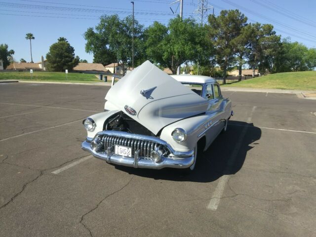 Buick Riviera 1952 image number 1