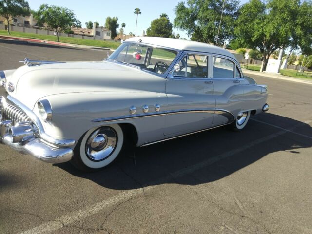 Buick Riviera 1952 image number 8