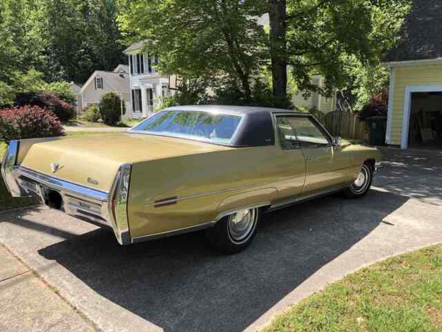 Cadillac Coupe Deville 1972 image number 1