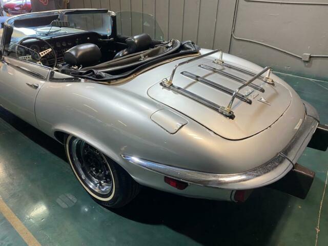 Jaguar E-Type 1974 image number 22