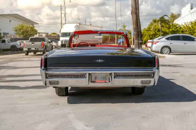 Lincoln Continental 1967 image number 31