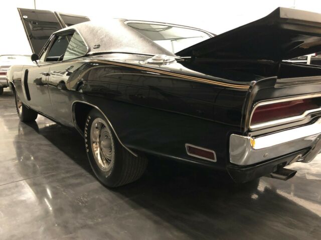 Dodge Charger 1970 image number 30