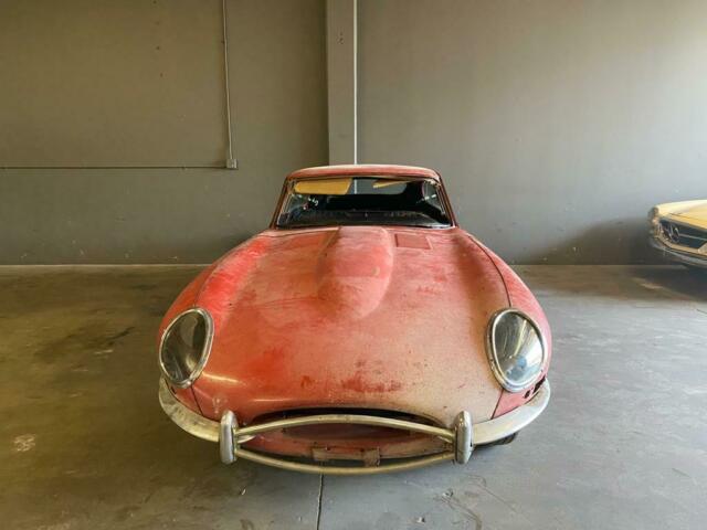 Jaguar E-Type 1966 image number 0