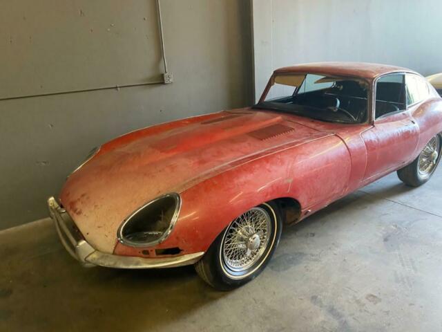 Jaguar E-Type 1966 image number 32