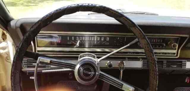 Ford Fairlane 1966 image number 15