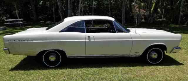 Ford Fairlane 1966 image number 25