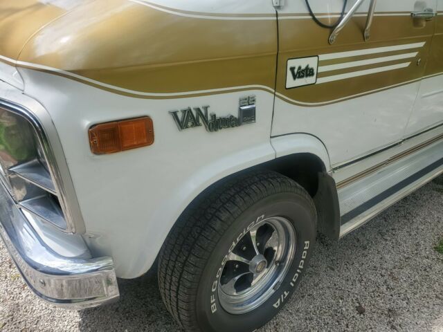 GMC Vandura 1978 image number 25