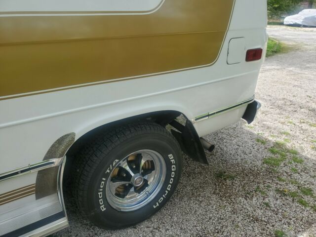 GMC Vandura 1978 image number 26