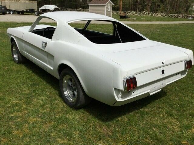 Ford Mustang 1965 image number 25