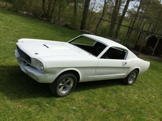 Ford Mustang 1965 image number 7