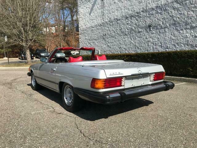 Mercedes-Benz SL-Class 1977 image number 34