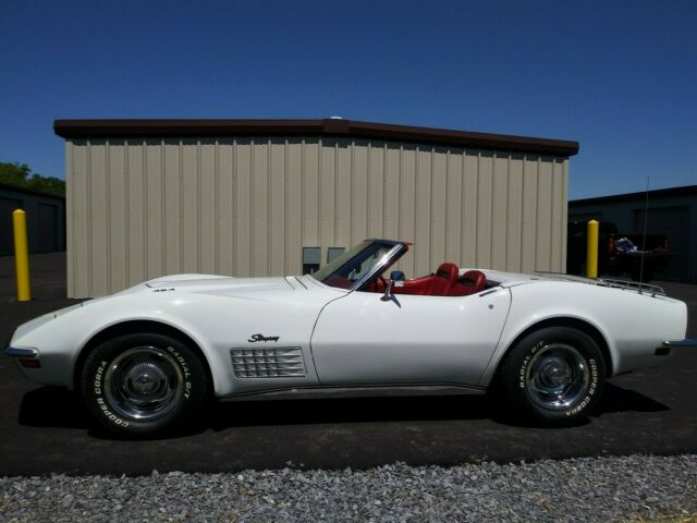 Chevrolet Corvette 1971 image number 14