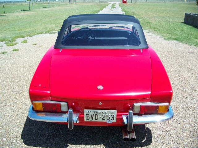 Fiat 124 Spider 1971 image number 15