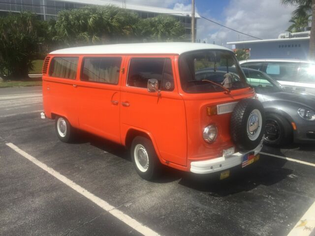 Volkswagen Bus/Vanagon 1973 image number 1