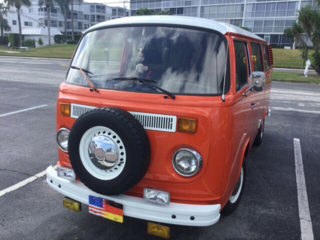 Volkswagen Bus/Vanagon 1973 image number 21