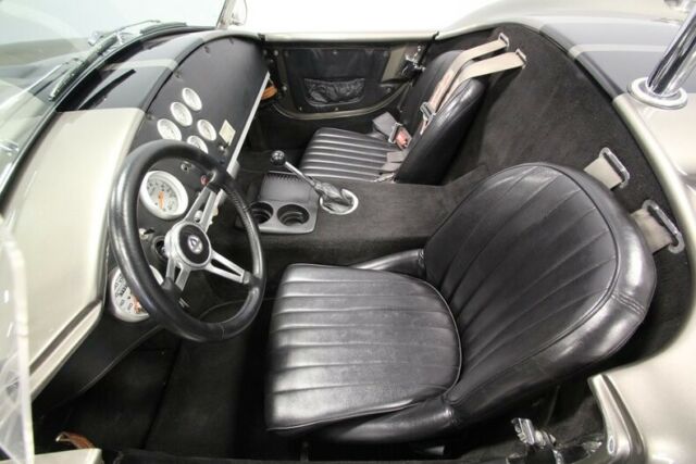 Shelby Cobra 1965 image number 28