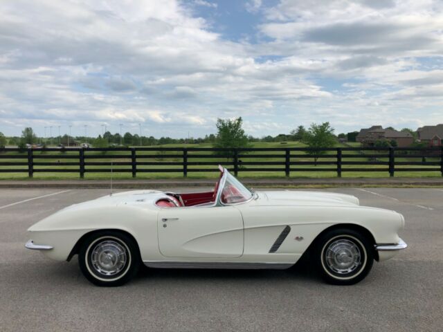 Chevrolet Corvette 1962 image number 0