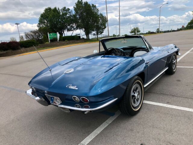 Chevrolet Corvette 1965 image number 28