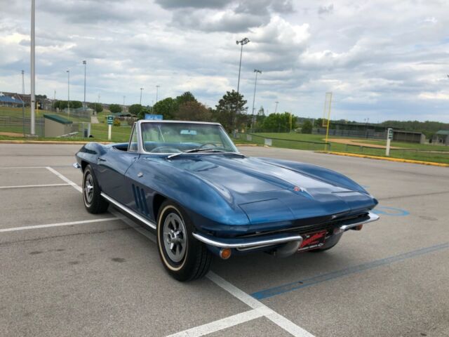 Chevrolet Corvette 1965 image number 31