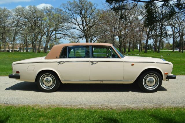 Rolls-Royce Silver Shadow 1975 image number 34