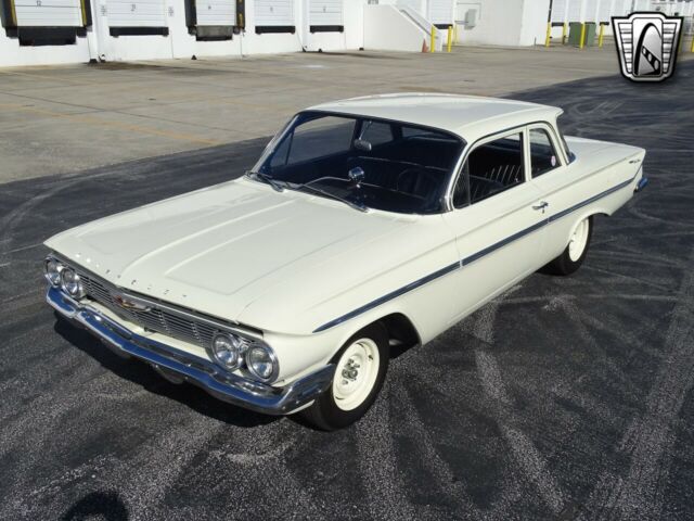 Chevrolet Bel Air/150/210 1961 image number 23