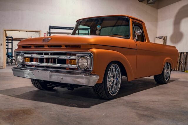 Ford F-100 1961 image number 1