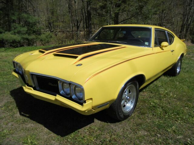 Oldsmobile Cutlass 1970 image number 2