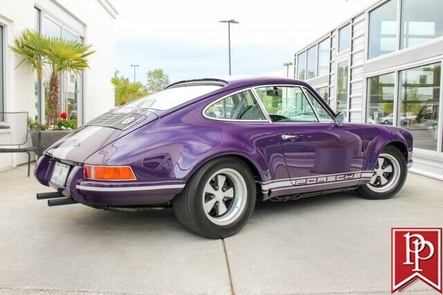 Porsche 911 1971 image number 2