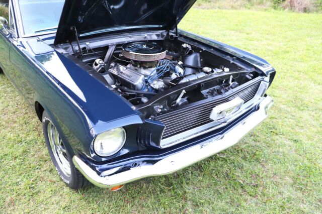 Ford Mustang 1966 image number 18