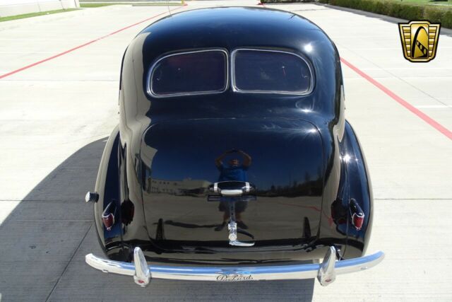 Packard Custom 1940 image number 4