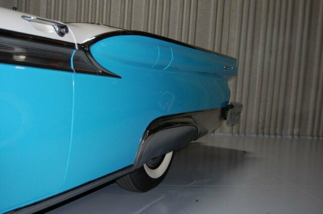 Ford Skyliner Convertible 1959 image number 12