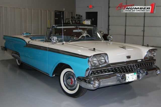 Ford Skyliner Convertible 1959 image number 24