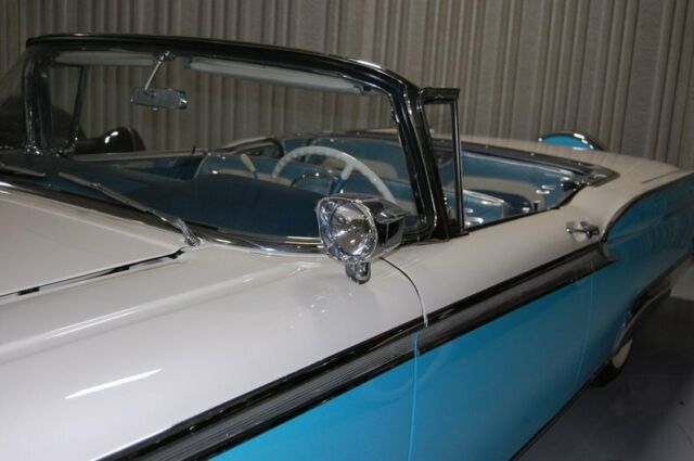 Ford Skyliner Convertible 1959 image number 35